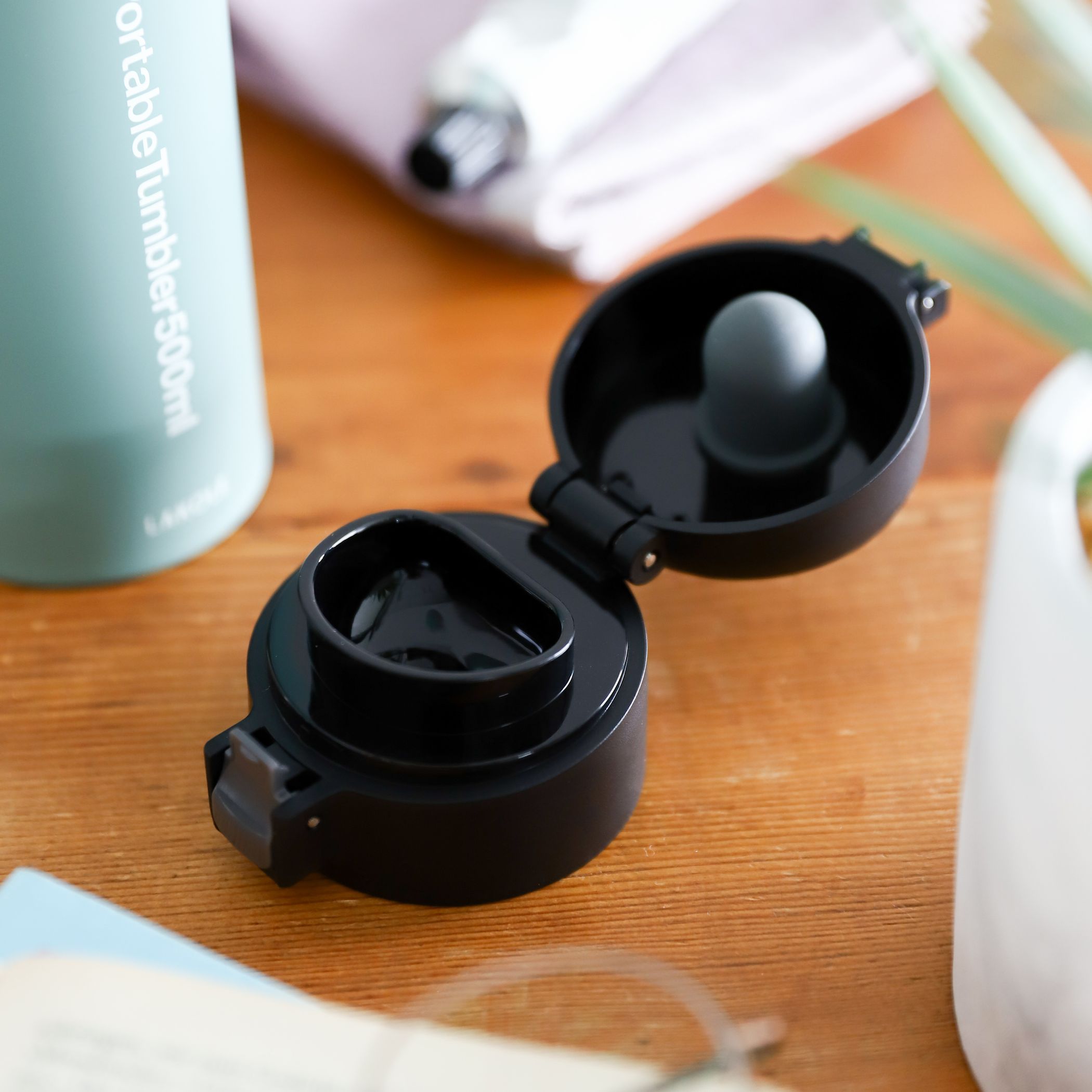 LOHACO - ワンタッチポータブルタンブラー（500ml） ブラック LAKOLE